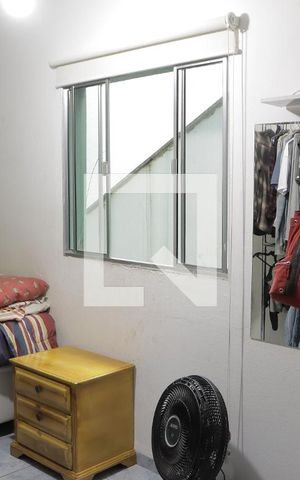 Casa para alugar com 35m², 6 quartos e sem vagaQuarto 1 (casa 02)