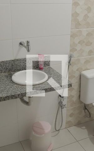 Casa para alugar com 35m², 6 quartos e sem vagaBanheiro suíte 2 (casa 01)