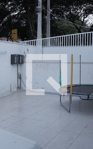 Casa para alugar com 35m², 6 quartos e sem vagaGaragem