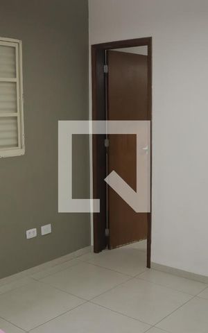 Casa para alugar com 35m², 6 quartos e sem vagaSuíte 2 (casa 01)