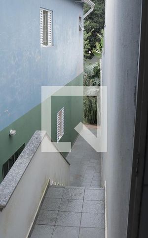 Casa para alugar com 35m², 6 quartos e sem vagaEscada