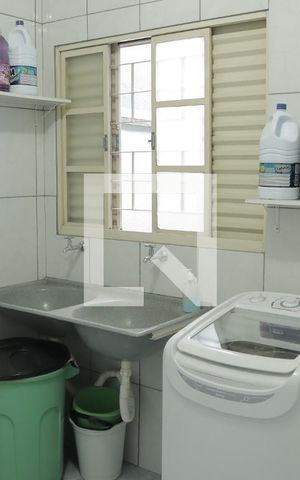 Casa para alugar com 35m², 6 quartos e sem vagaÁrea de serviço (casa 01)