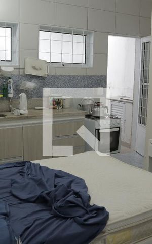 Casa para alugar com 35m², 6 quartos e sem vagaQuarto 3 (casa 02)