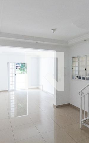 Casa para alugar com 120m², 3 quartos e 1 vagaSala