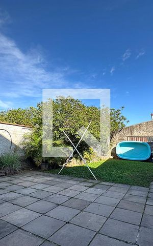 Casa à venda com 65m², 3 quartos e 2 vagasQuintal
