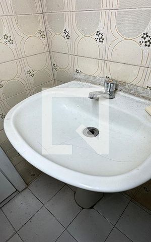 Casa à venda com 65m², 3 quartos e 2 vagasBanheiro