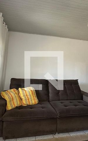 Casa à venda com 65m², 3 quartos e 2 vagasSala