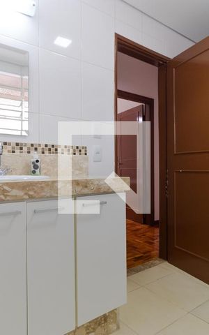 Apartamento para alugar com 145m², 3 quartos e sem vaga Apartamento para alugar com 145m², 3 quartos e sem vagaBanheiro