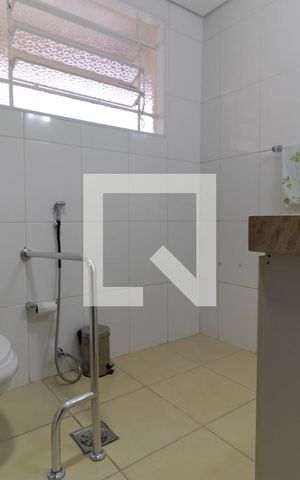Apartamento para alugar com 145m², 3 quartos e sem vaga Apartamento para alugar com 145m², 3 quartos e sem vagaBanheiro