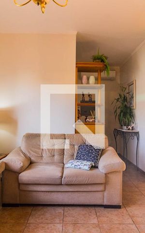 Casa à venda com 250m², 3 quartos e 1 vaga Casa à venda com 250m², 3 quartos e 1 vagaSala