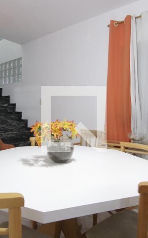 Casa à venda com 375m², 5 quartos e 2 vagassala