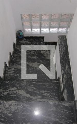 Casa à venda com 375m², 5 quartos e 2 vagasescada