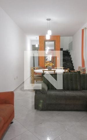 Casa à venda com 375m², 5 quartos e 2 vagassala
