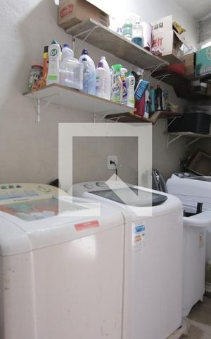 Casa à venda com 375m², 5 quartos e 2 vagasLavanderia