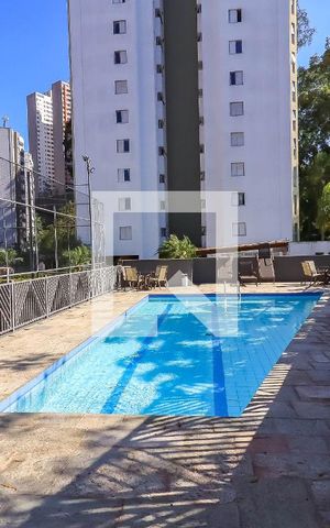Apartamento para alugar com 83m², 3 quartos e 2 vagas Apartamento para alugar com 83m², 3 quartos e 2 vagasÁrea comum - Piscina