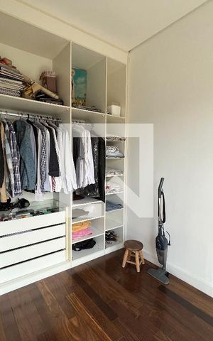 Casa à venda com 380m², 5 quartos e 3 vagas Casa à venda com 380m², 5 quartos e 3 vagasCloset suite 1