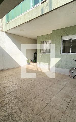 Casa à venda com 380m², 5 quartos e 3 vagas Casa à venda com 380m², 5 quartos e 3 vagasGaragem