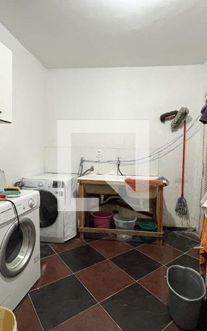 Casa à venda com 380m², 5 quartos e 3 vagas Casa à venda com 380m², 5 quartos e 3 vagasÁrea de Serviço