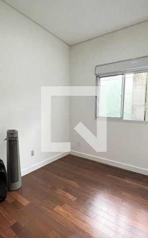 Casa à venda com 380m², 5 quartos e 3 vagas Casa à venda com 380m², 5 quartos e 3 vagasSuite 3