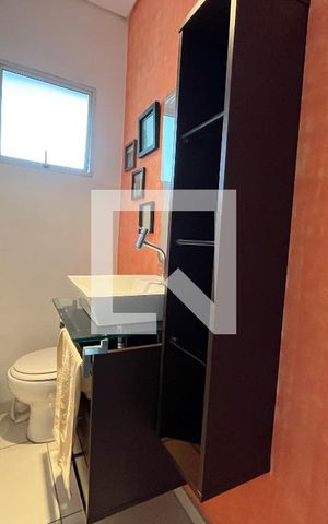 Casa à venda com 380m², 5 quartos e 3 vagas Casa à venda com 380m², 5 quartos e 3 vagasLavabo