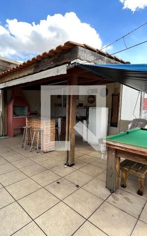 Casa à venda com 380m², 5 quartos e 3 vagas Casa à venda com 380m², 5 quartos e 3 vagasÁrea externa
