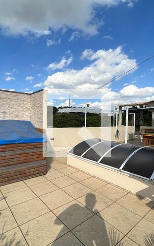 Casa à venda com 380m², 5 quartos e 3 vagas Casa à venda com 380m², 5 quartos e 3 vagasÁrea externa