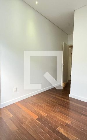 Casa à venda com 380m², 5 quartos e 3 vagas Casa à venda com 380m², 5 quartos e 3 vagasSuite 3