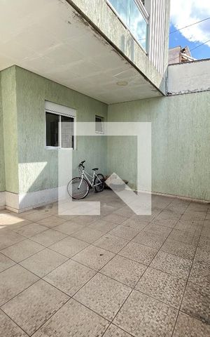 Casa à venda com 380m², 5 quartos e 3 vagas Casa à venda com 380m², 5 quartos e 3 vagasGaragem