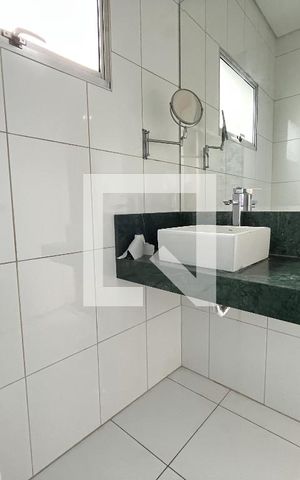 Casa à venda com 380m², 5 quartos e 3 vagas Casa à venda com 380m², 5 quartos e 3 vagasBanheiro da Suíte 2