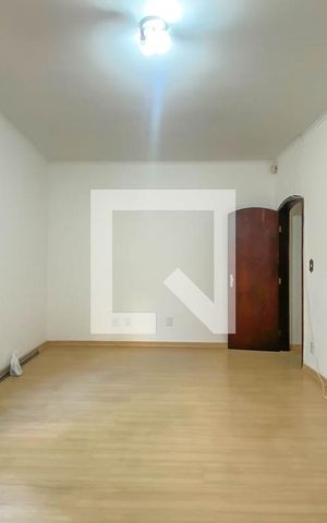 Casa para alugar com 220m², 3 quartos e 2 vagas Casa para alugar com 220m², 3 quartos e 2 vagasQuarto 2