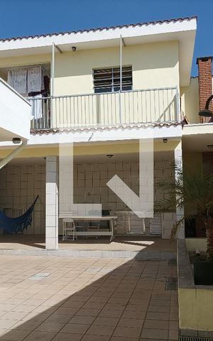 Casa à venda com 150m², 2 quartos e 3 vagas Casa à venda com 150m², 2 quartos e 3 vagasQuintal
