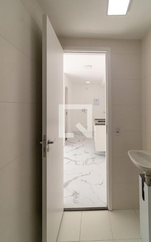 Apartamento para alugar com 42m², 2 quartos e sem vaga Apartamento para alugar com 42m², 2 quartos e sem vagaBanheiro