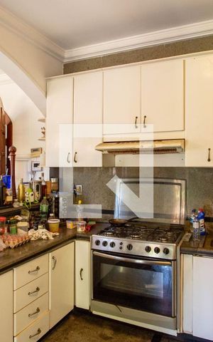 Casa à venda com 522m², 5 quartos e 5 vagas Casa à venda com 522m², 5 quartos e 5 vagasCozinha