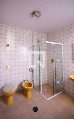 Casa à venda com 100m², 3 quartos e 4 vagas Casa à venda com 100m², 3 quartos e 4 vagasBanheiro