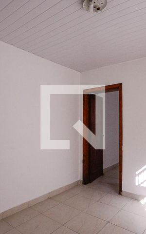 Casa à venda com 100m², 3 quartos e 4 vagas Casa à venda com 100m², 3 quartos e 4 vagasSala