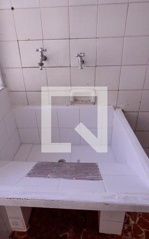 Casa à venda com 100m², 3 quartos e 4 vagas Casa à venda com 100m², 3 quartos e 4 vagasÁrea de Serviço