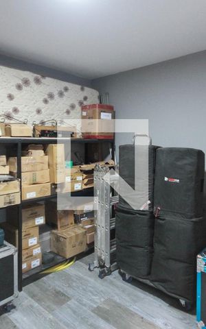 Casa à venda com 320m², 4 quartos e 5 vagas Casa à venda com 320m², 4 quartos e 5 vagasdeposito