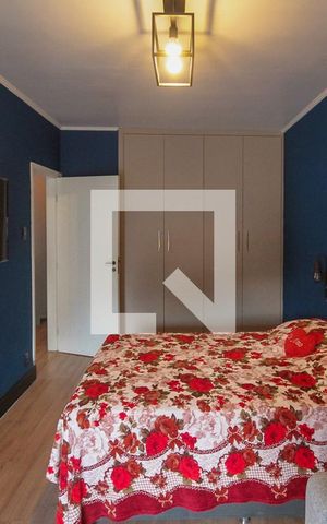 Casa à venda com 320m², 4 quartos e 5 vagas Casa à venda com 320m², 4 quartos e 5 vagasQuarto 02