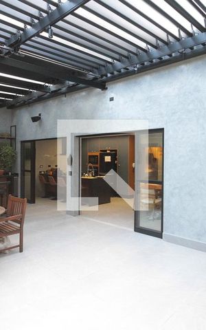 Casa à venda com 320m², 4 quartos e 5 vagas Casa à venda com 320m², 4 quartos e 5 vagasEspaço Gourmet