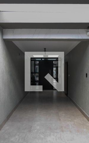 Casa à venda com 320m², 4 quartos e 5 vagas Casa à venda com 320m², 4 quartos e 5 vagasGaragem