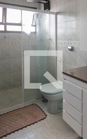 Casa à venda com 320m², 4 quartos e 5 vagas Casa à venda com 320m², 4 quartos e 5 vagasBanheiro