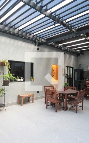 Casa à venda com 320m², 4 quartos e 5 vagas Casa à venda com 320m², 4 quartos e 5 vagasEspaço Gourmet