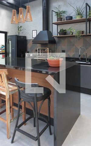 Casa à venda com 320m², 4 quartos e 5 vagas Casa à venda com 320m², 4 quartos e 5 vagasEspaço Gourmet