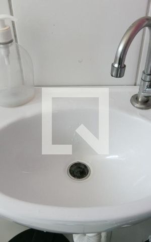 Studio à venda com 24m², 1 quarto e 1 vaga Studio à venda com 24m², 1 quarto e 1 vagaDetalhe banheiro