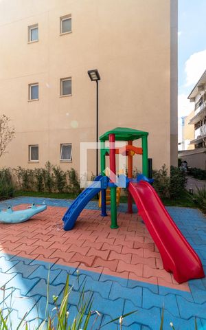 Apartamento para alugar com 26m², 1 quarto e sem vaga Apartamento para alugar com 26m², 1 quarto e sem vagaÁrea comum - Playground