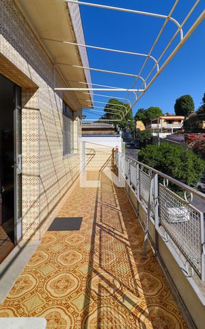 Casa à venda com 320m², 3 quartos e 4 vagasVaranda da Sala de Estar