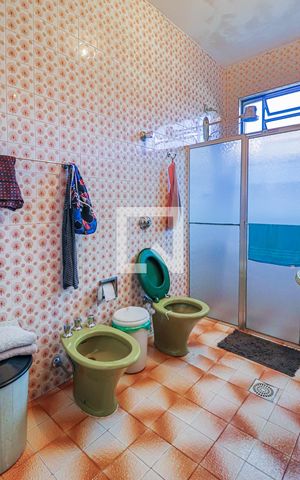 Casa à venda com 320m², 3 quartos e 4 vagasBanheiro 1