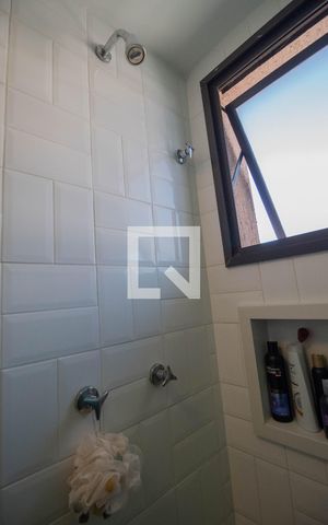 Apartamento à venda com 164m², 3 quartos e 1 vaga Apartamento à venda com 164m², 3 quartos e 1 vagaBanheiro da Suíte 2