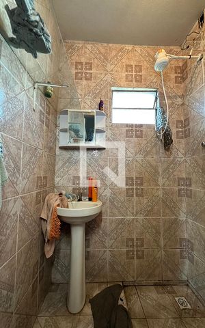Casa para alugar com 180m², 3 quartos e 2 vagasDetalhe banheiro
