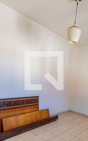 Casa à venda com 260m², 5 quartos e 2 vagas Casa à venda com 260m², 5 quartos e 2 vagasCasa 02 - Quarto 02